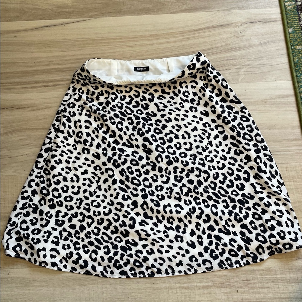 Express Juniors High rise skirt size 6